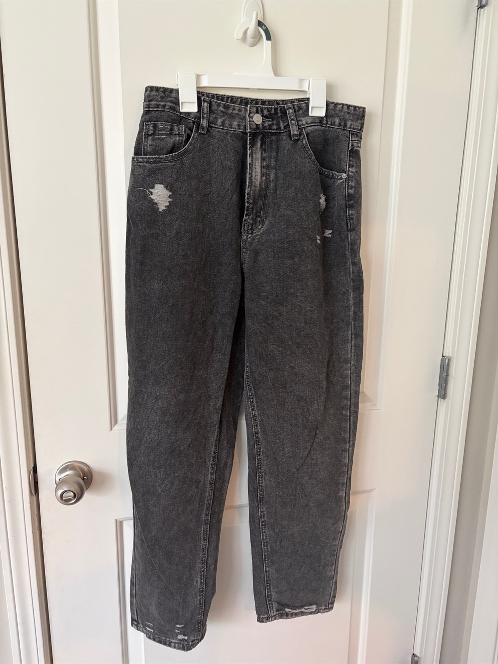 SHEIN Women's Relaxed Black Distressed Jeans
